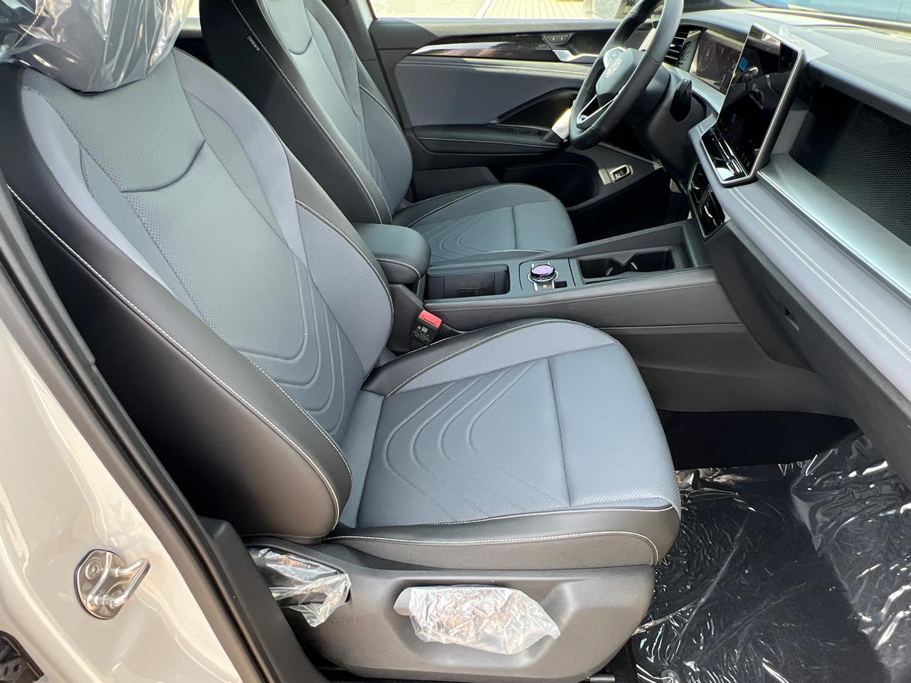 2025 Volkswagen Tiguan 2.0T SE R-Line Black Hagerstown MD