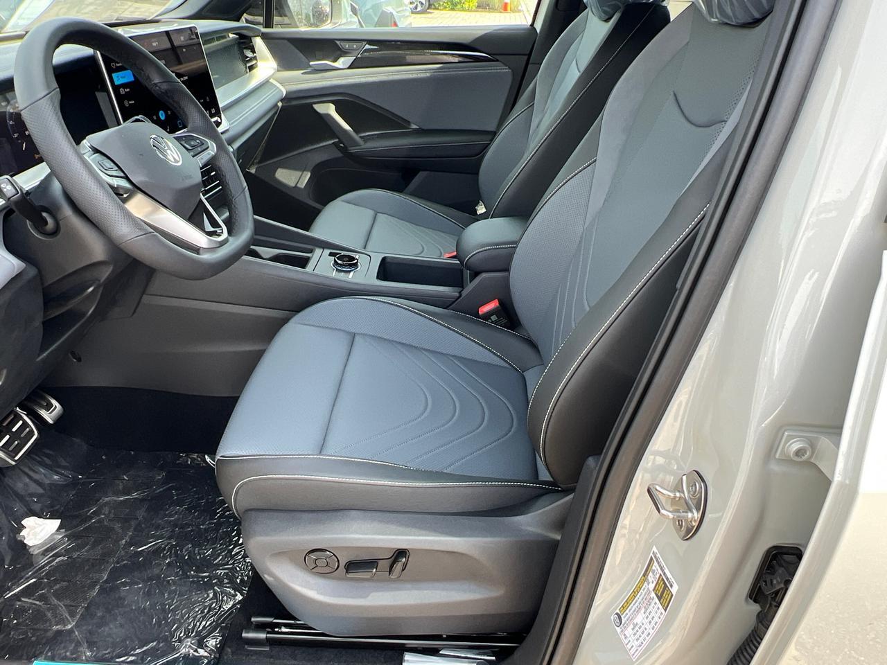 2025 Volkswagen Tiguan 2.0T SE R-Line Black Hagerstown MD