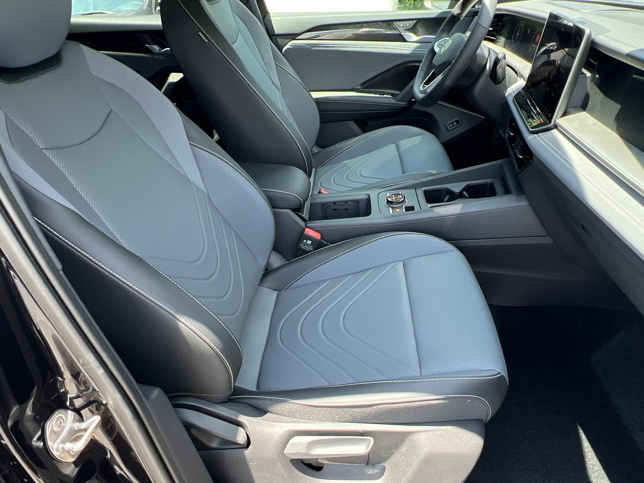 2025 Volkswagen Tiguan 2.0T SE R-Line Black Hagerstown MD