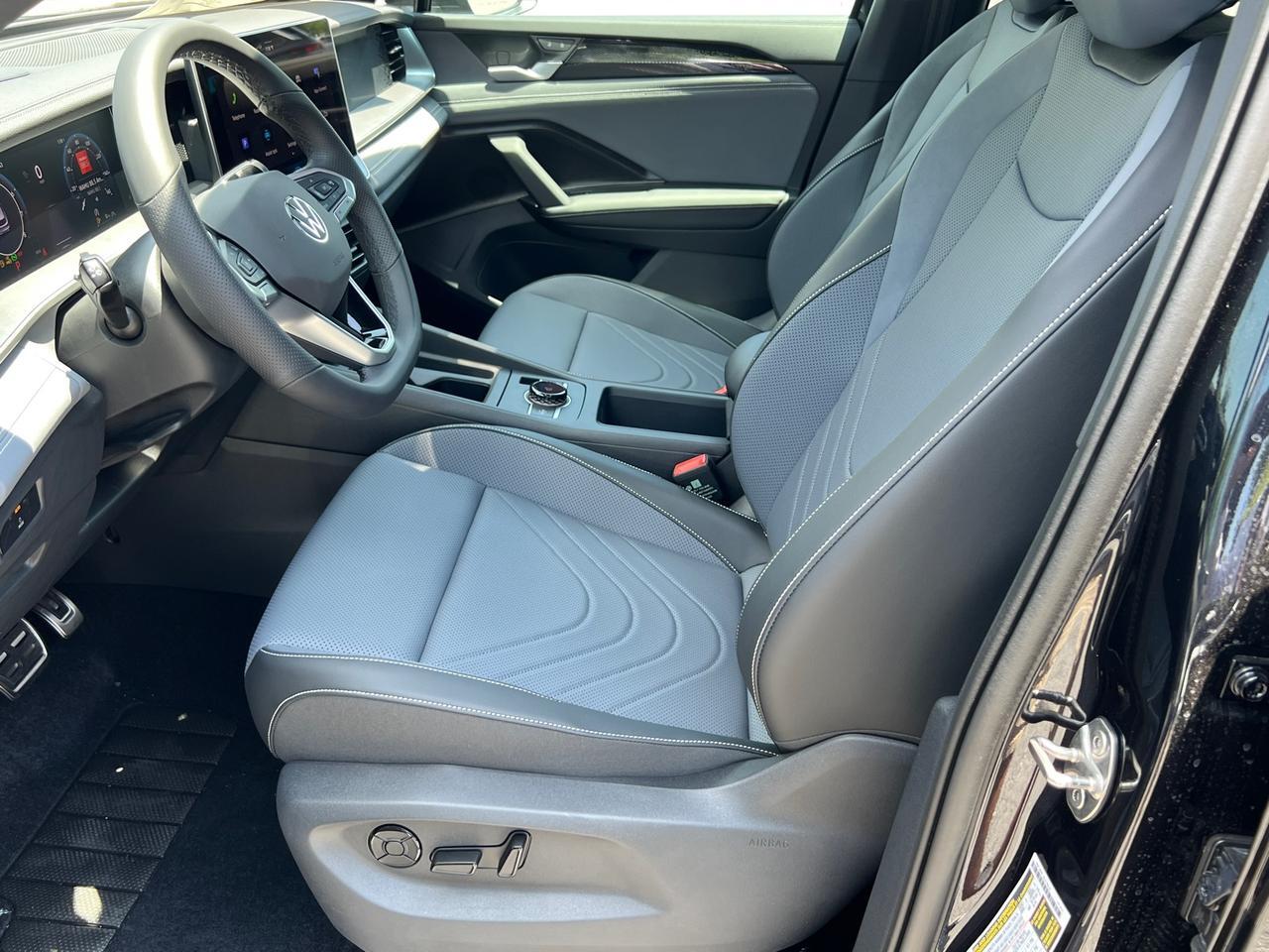2025 Volkswagen Tiguan 2.0T SE R-Line Black Hagerstown MD