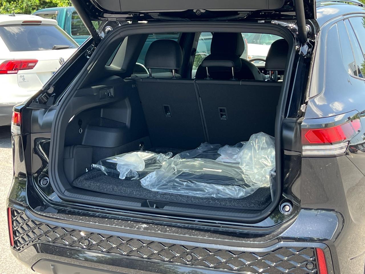 2025 Volkswagen Tiguan 2.0T SE R-Line Black Hagerstown MD