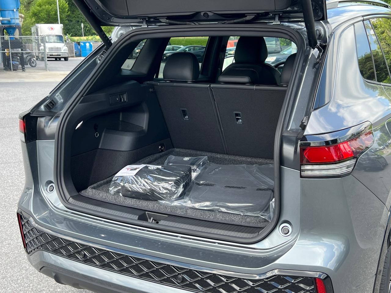 2025 Volkswagen Tiguan 2.0T SE R-Line Black Hagerstown MD