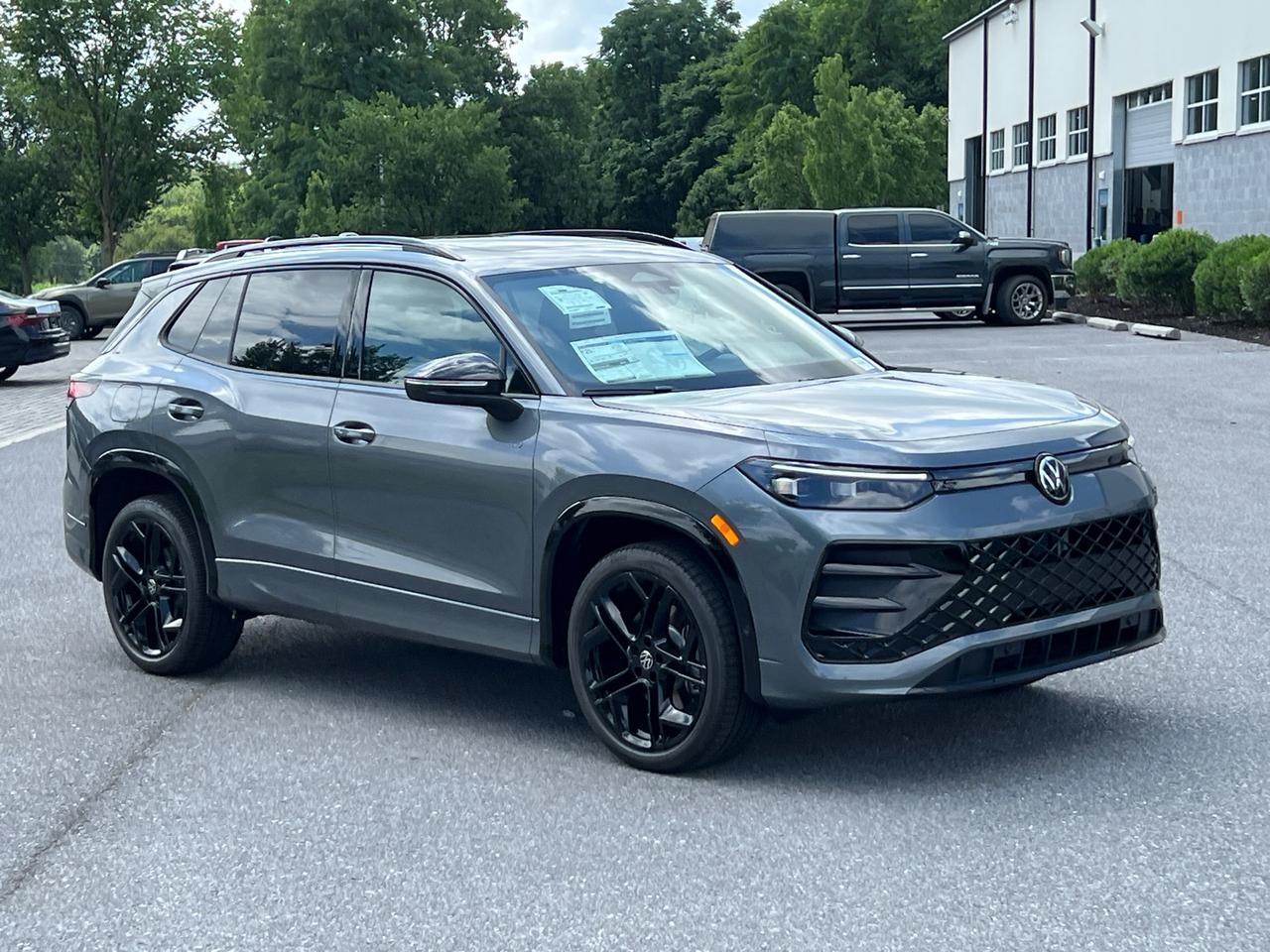 2025 Volkswagen Tiguan 2.0T SE R-Line Black Hagerstown MD