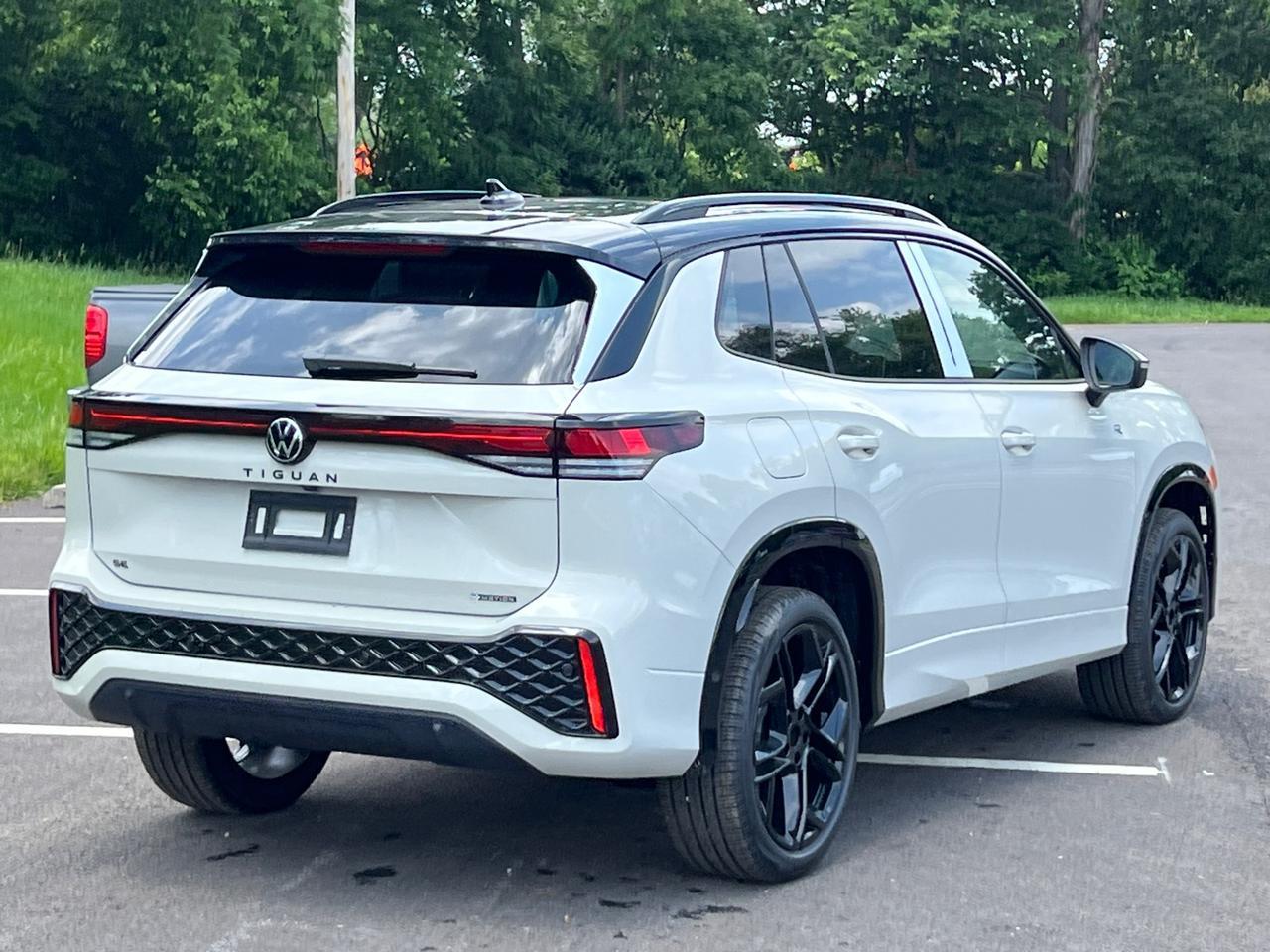 2025 Volkswagen Tiguan 2.0T SE R-Line Black Hagerstown MD