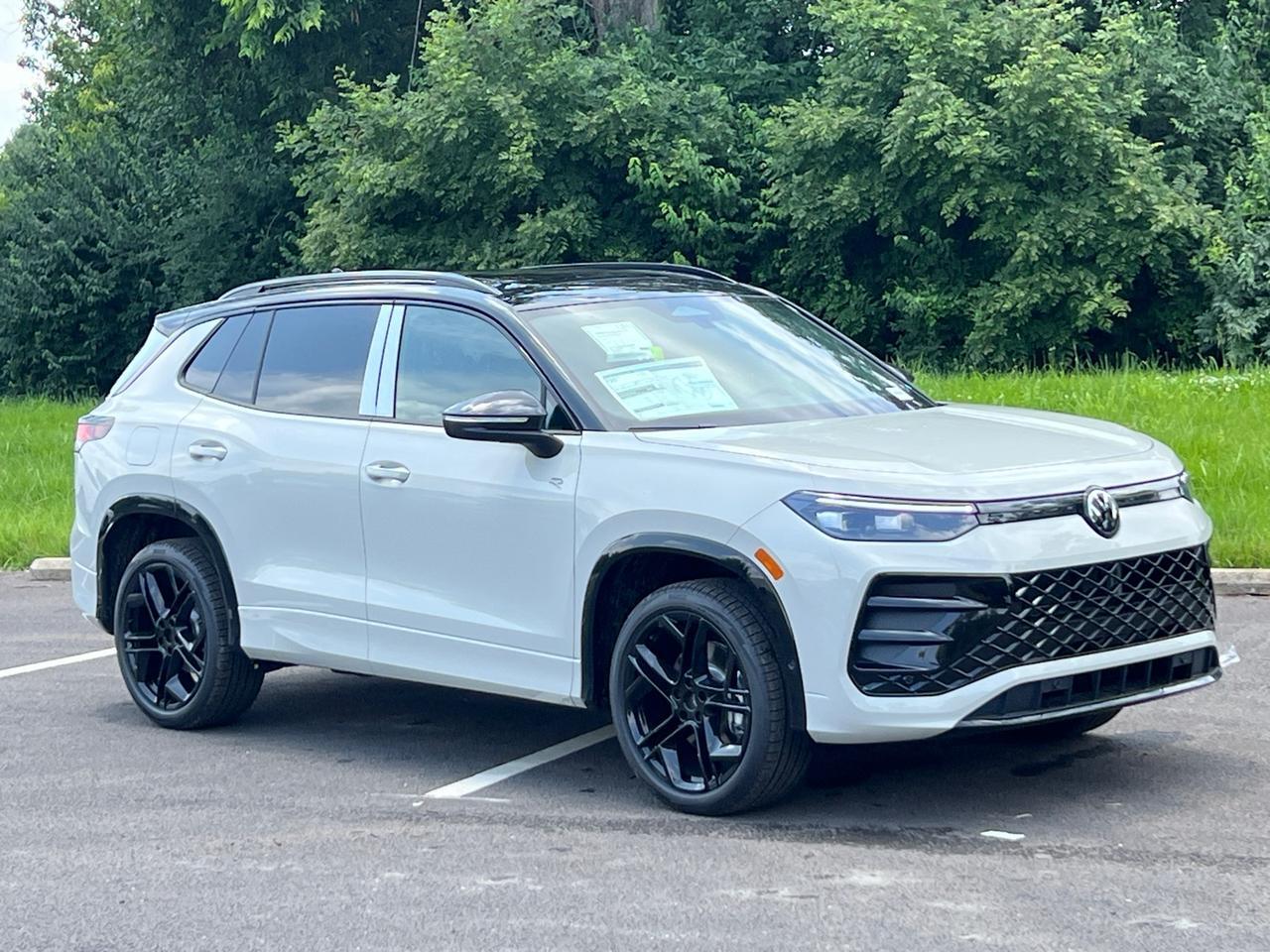 2025 Volkswagen Tiguan 2.0T SE R-Line Black Hagerstown MD
