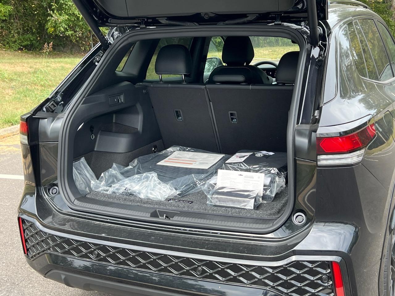2025 Volkswagen Tiguan 2.0T SE R-Line Black Hagerstown MD