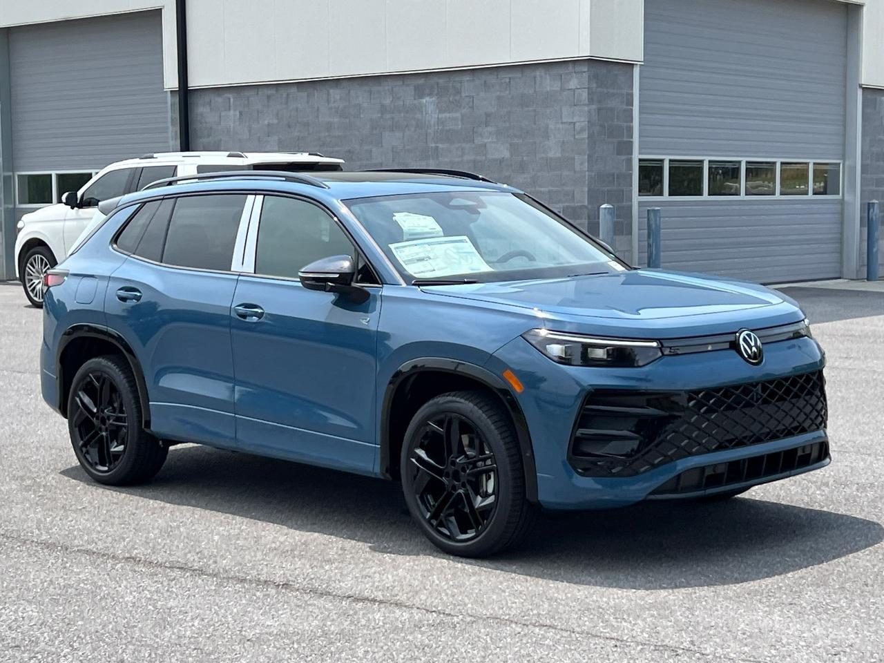 2025 Volkswagen Tiguan 2.0T SE R-Line Black Hagerstown MD