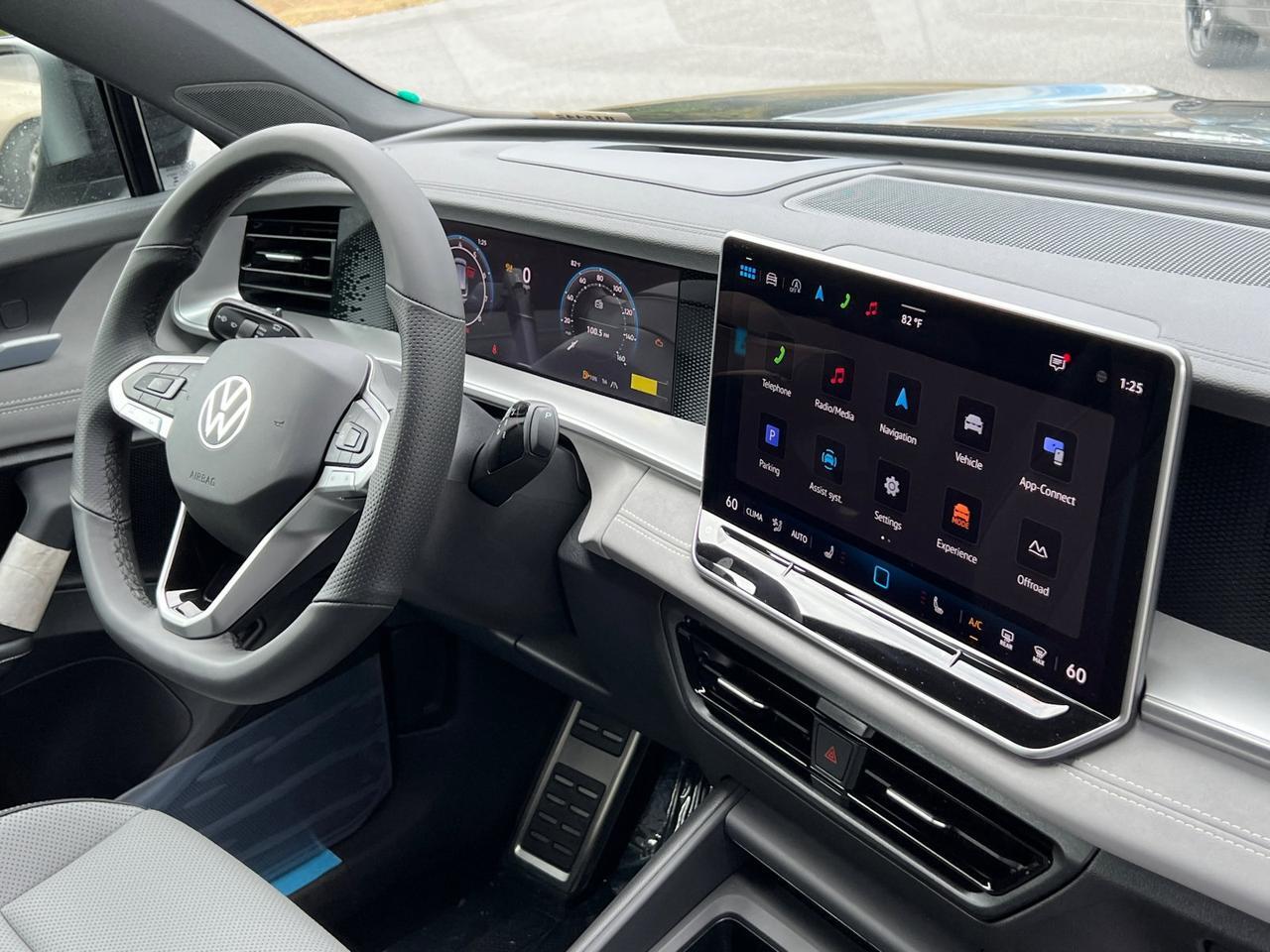 2025 Volkswagen Tiguan 2.0T SE R-Line Black Hagerstown MD