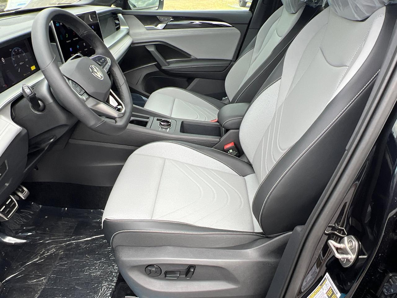 2025 Volkswagen Tiguan 2.0T SE R-Line Black Hagerstown MD