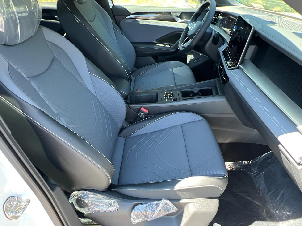 2025 Volkswagen Tiguan 2.0T SE R-Line Black Hagerstown MD