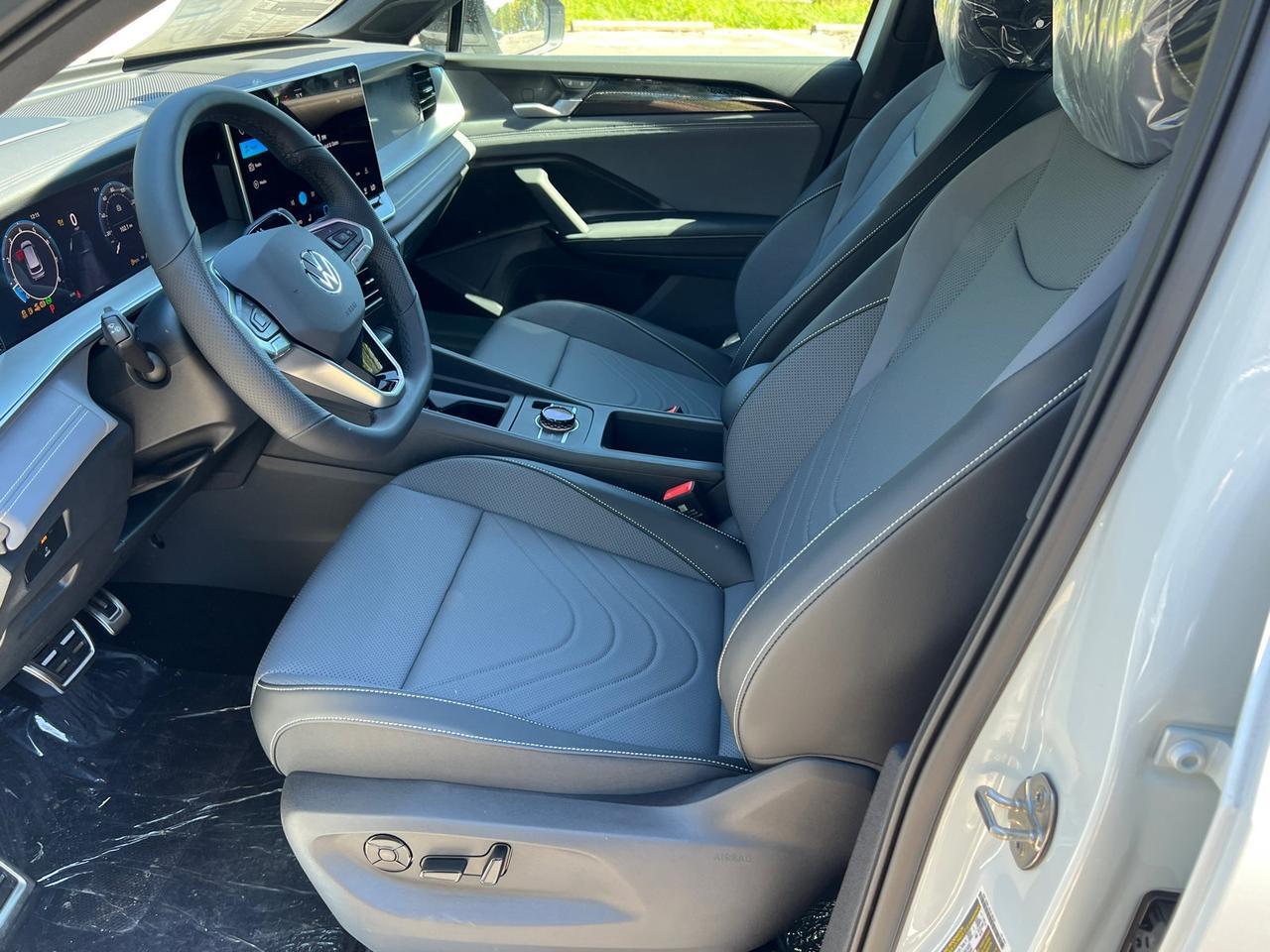 2025 Volkswagen Tiguan 2.0T SE R-Line Black Hagerstown MD