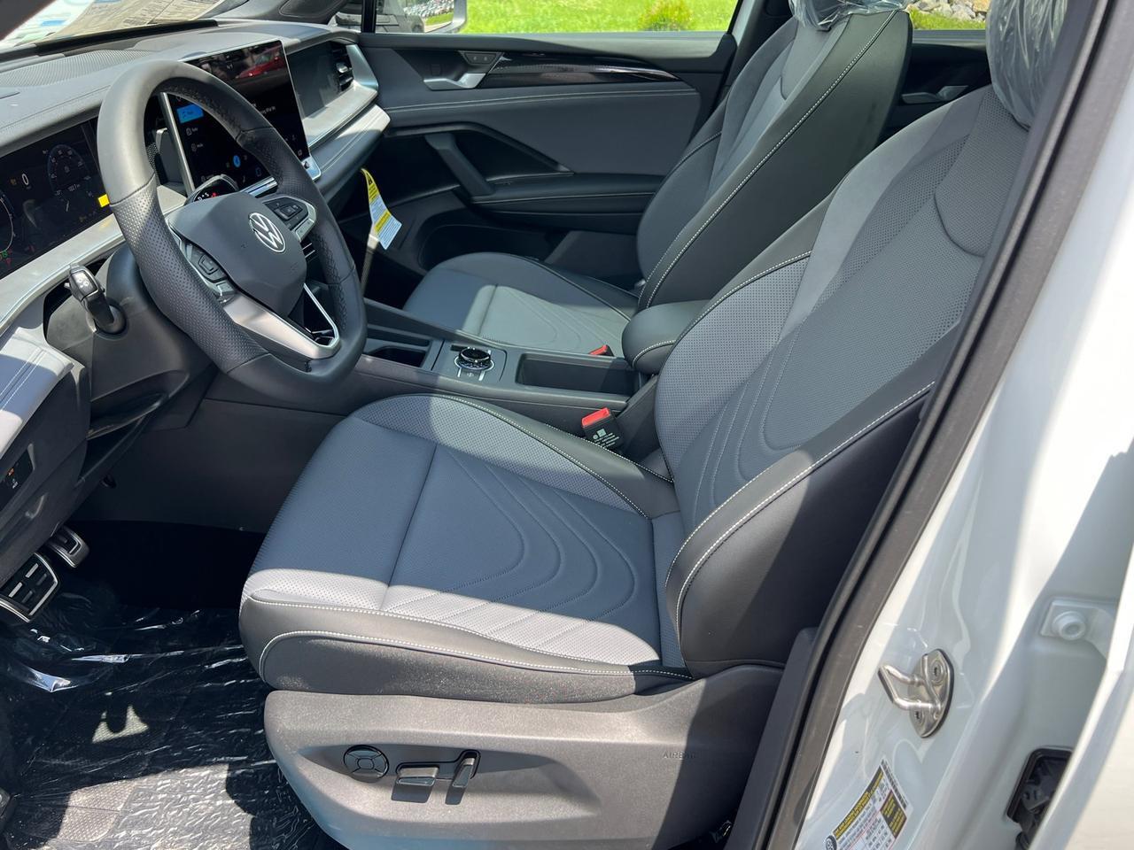 2025 Volkswagen Tiguan 2.0T SE R-Line Black Hagerstown MD