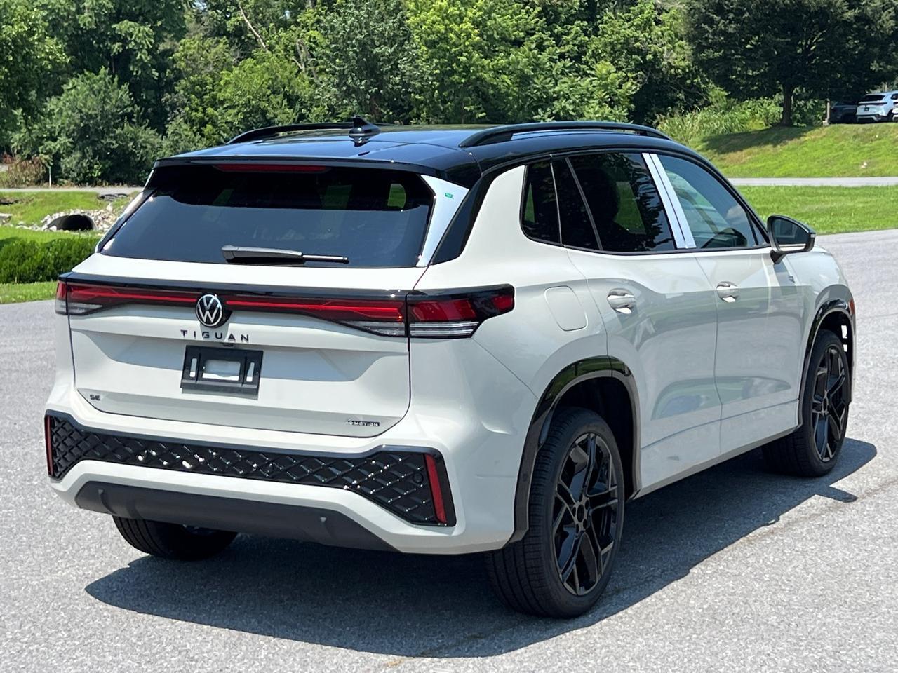 2025 Volkswagen Tiguan 2.0T SE R-Line Black Hagerstown MD