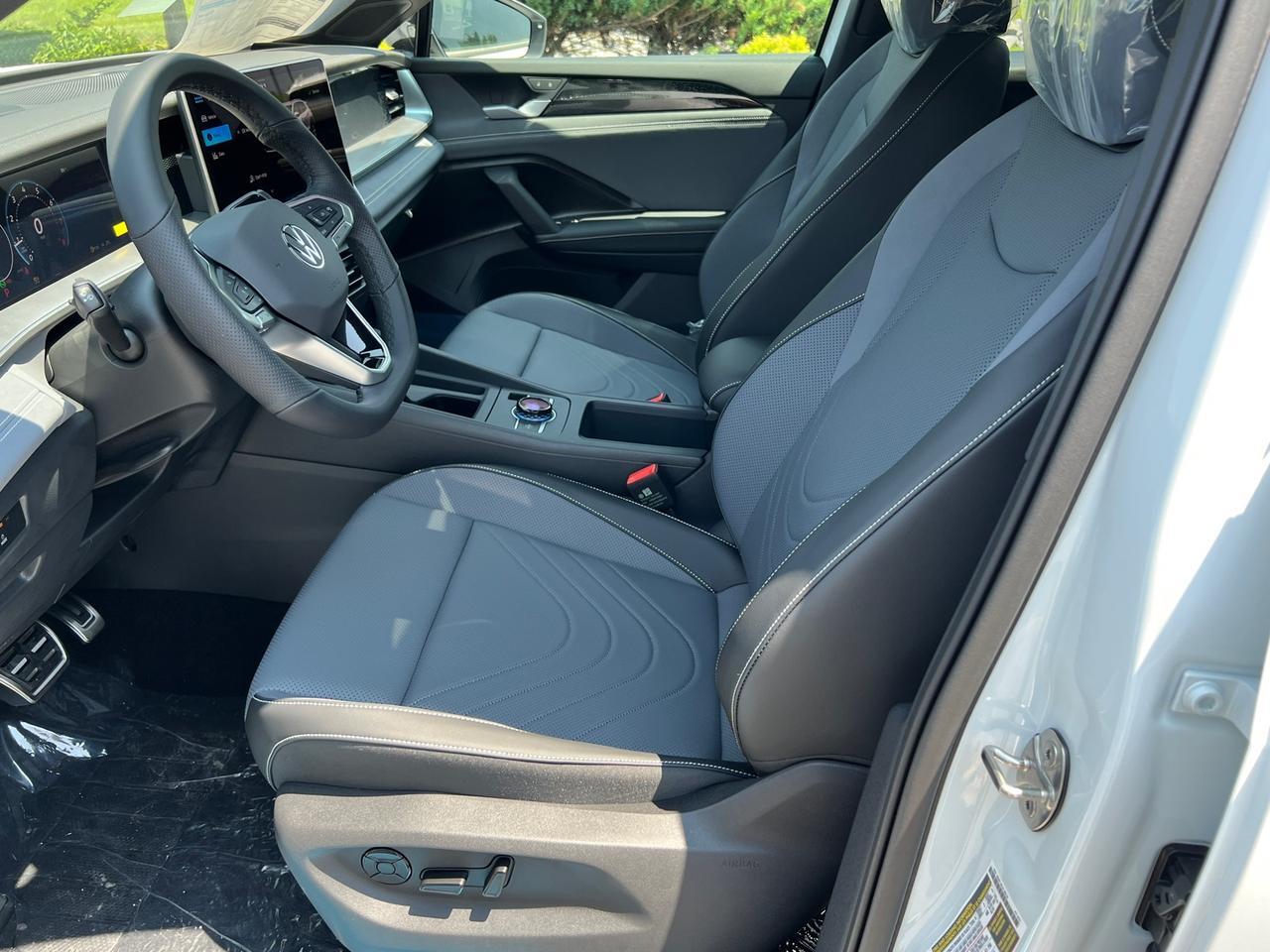 2025 Volkswagen Tiguan 2.0T SE R-Line Black Hagerstown MD