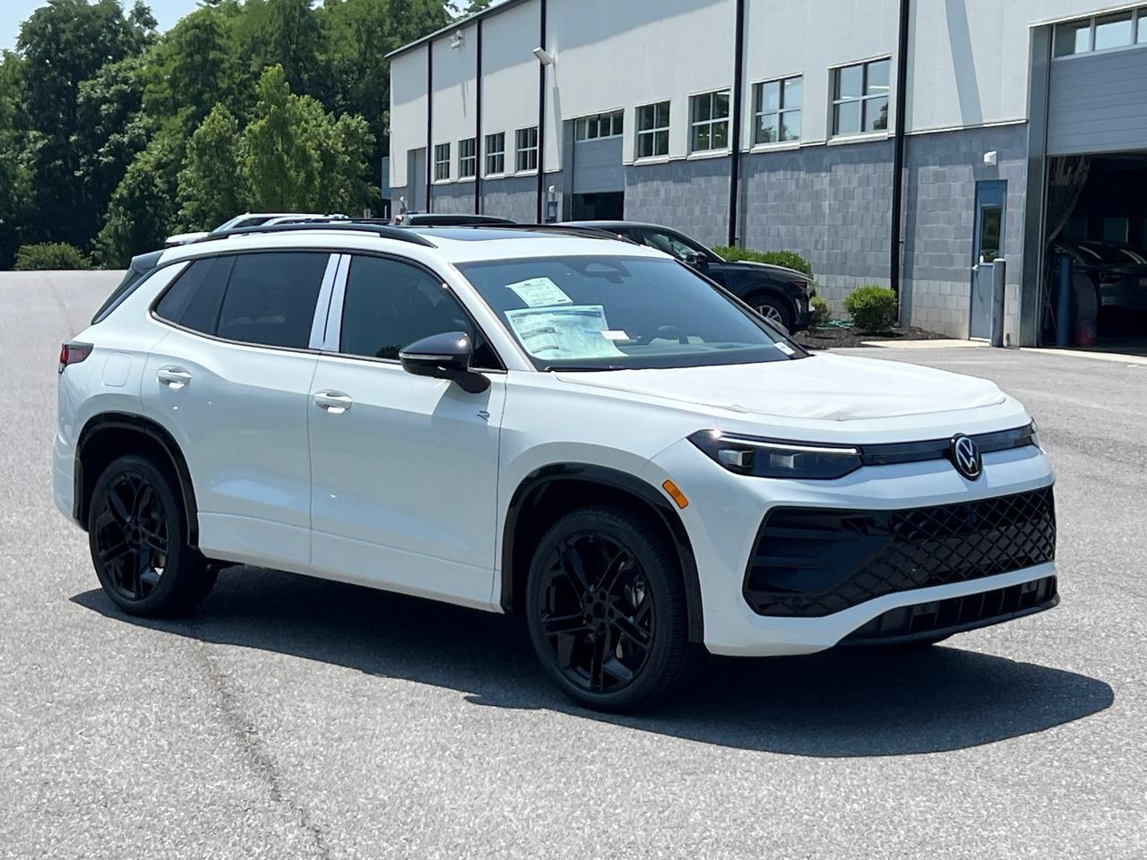 2025 Volkswagen Tiguan 2.0T SE R-Line Black Hagerstown MD