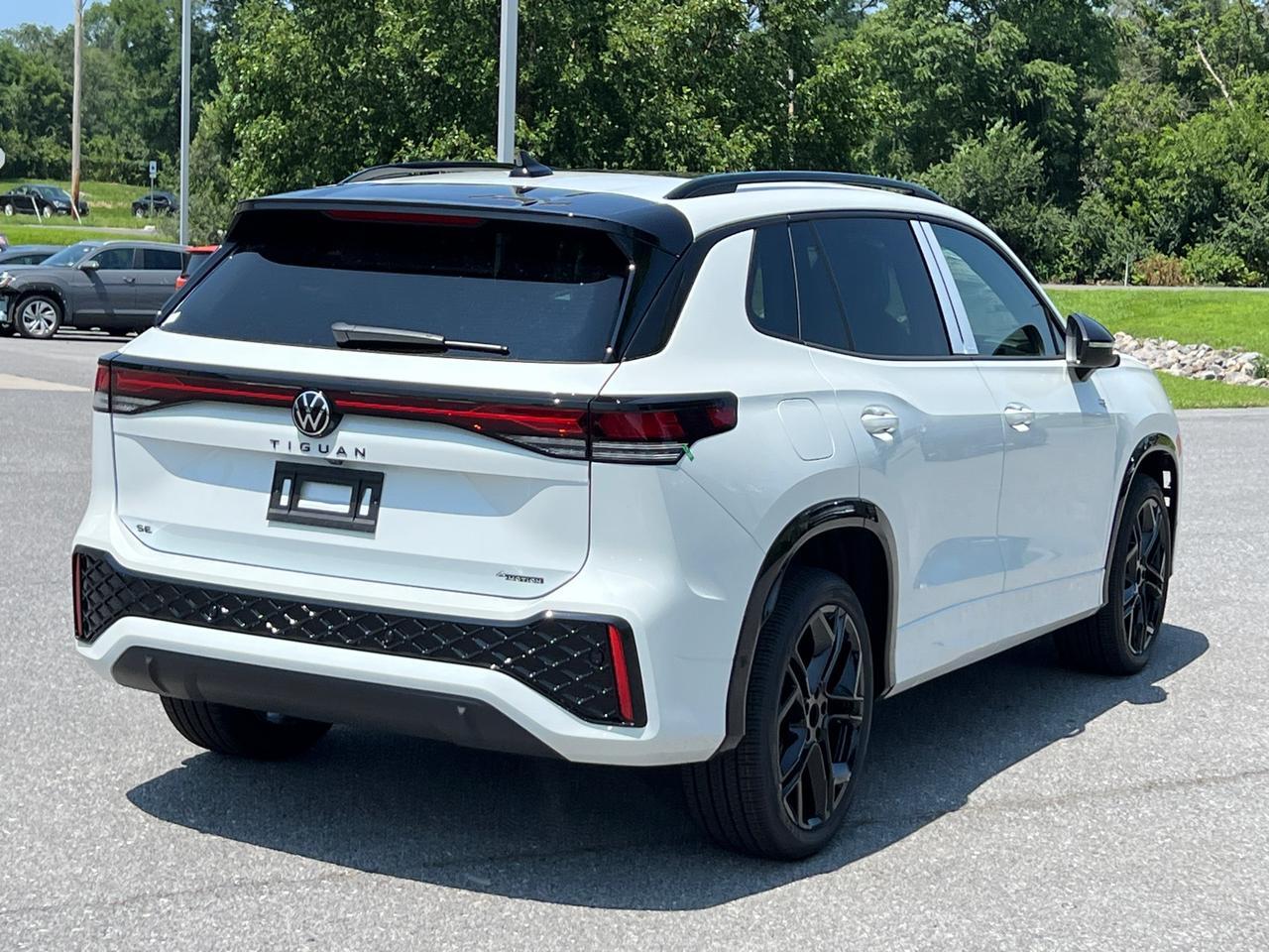 2025 Volkswagen Tiguan 2.0T SE R-Line Black Hagerstown MD
