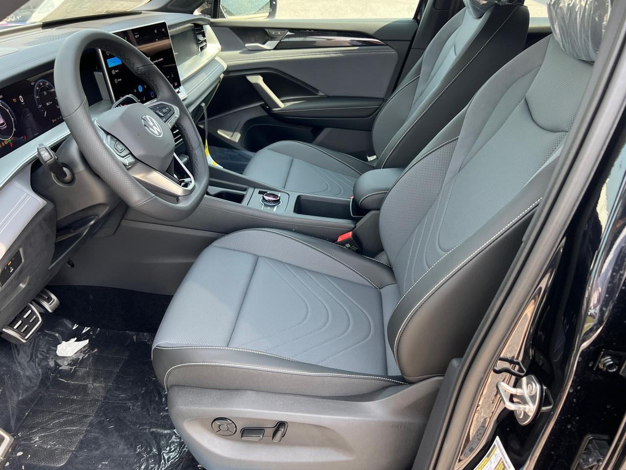 2025 Volkswagen Tiguan 2.0T SE R-Line Black Hagerstown MD