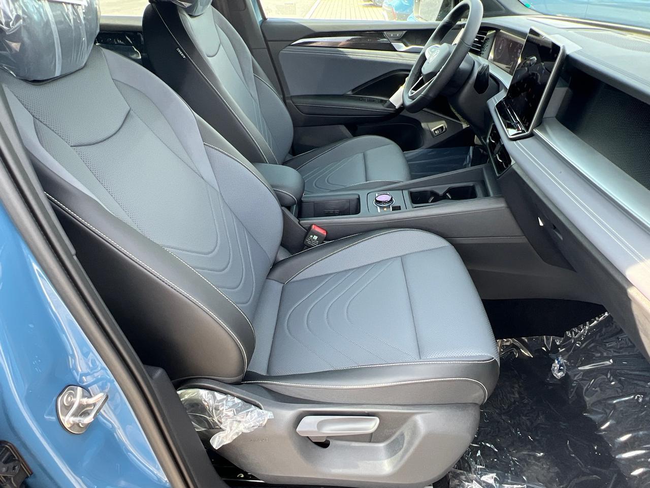 2025 Volkswagen Tiguan 2.0T SE R-Line Black Hagerstown MD
