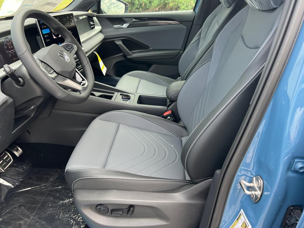 2025 Volkswagen Tiguan 2.0T SE R-Line Black Hagerstown MD