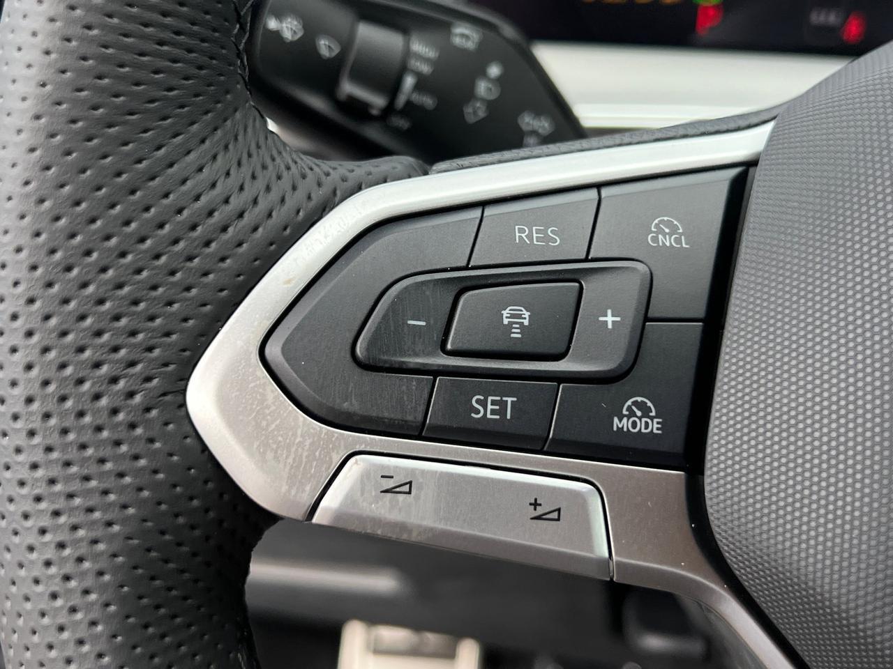 2025 Volkswagen Tiguan 2.0T SE R-Line Black Hagerstown MD