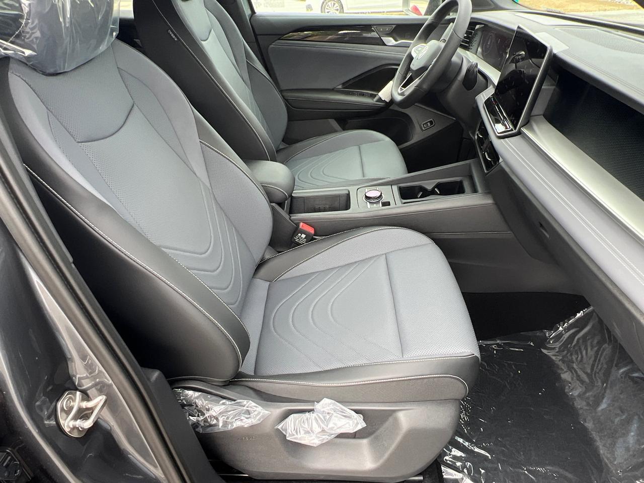 2025 Volkswagen Tiguan 2.0T SE R-Line Black Hagerstown MD