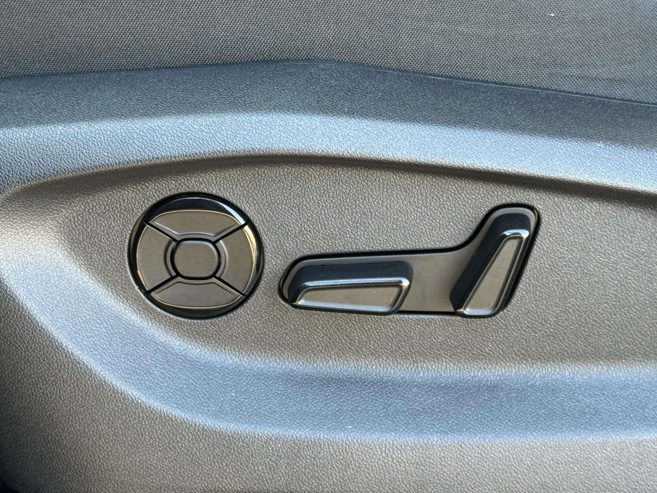 2025 Volkswagen Tiguan 2.0T SE R-Line Black Fredericksburg VA