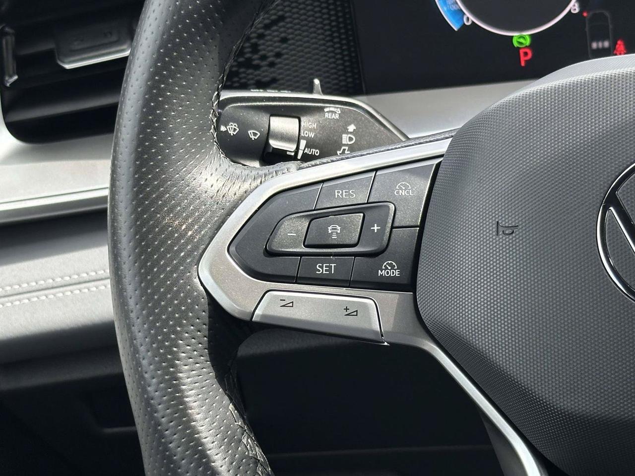 2025 Volkswagen Tiguan 2.0T SE R-Line Black Alexandria VA