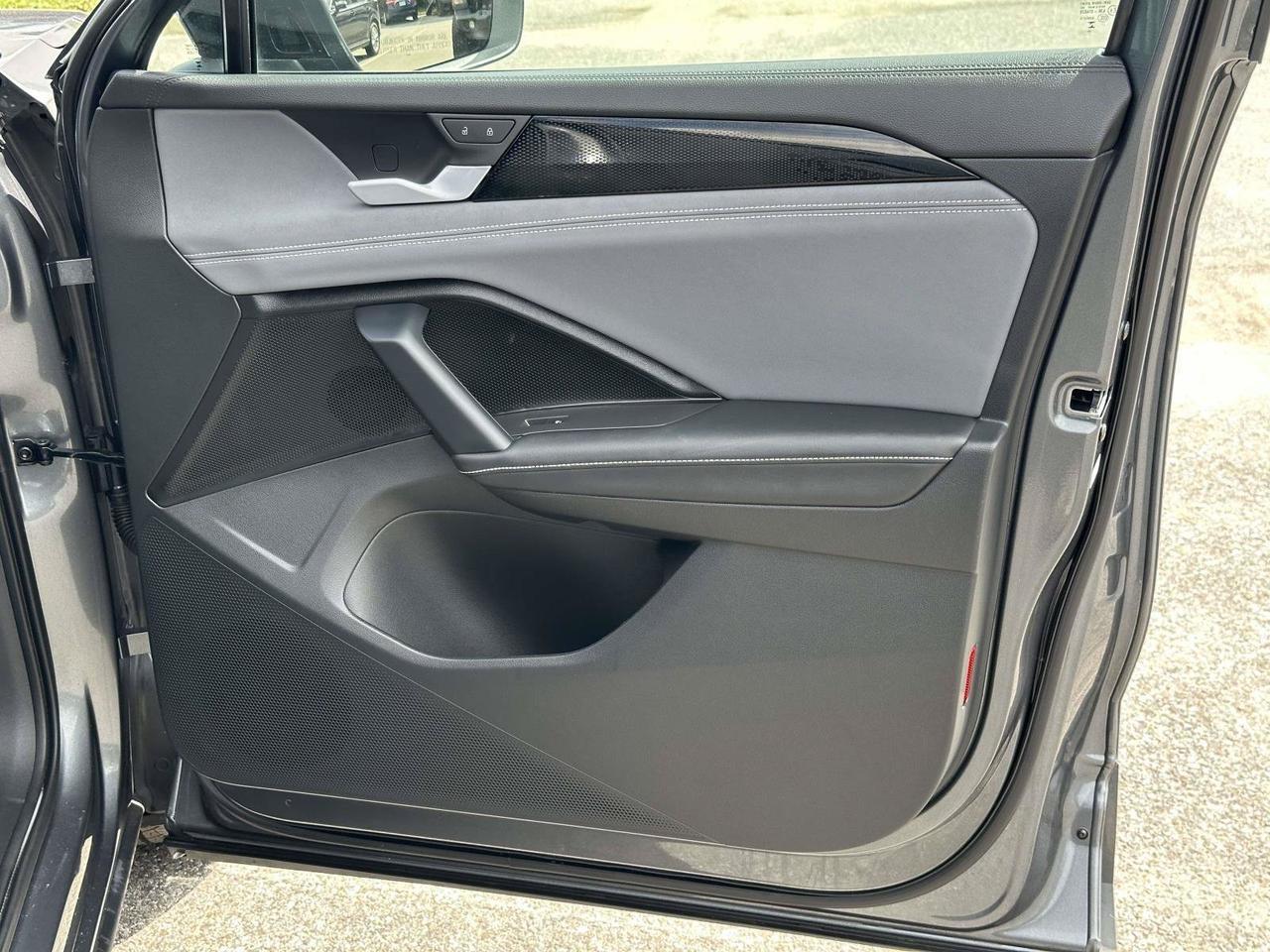 2025 Volkswagen Tiguan 2.0T SE R-Line Black Alexandria VA