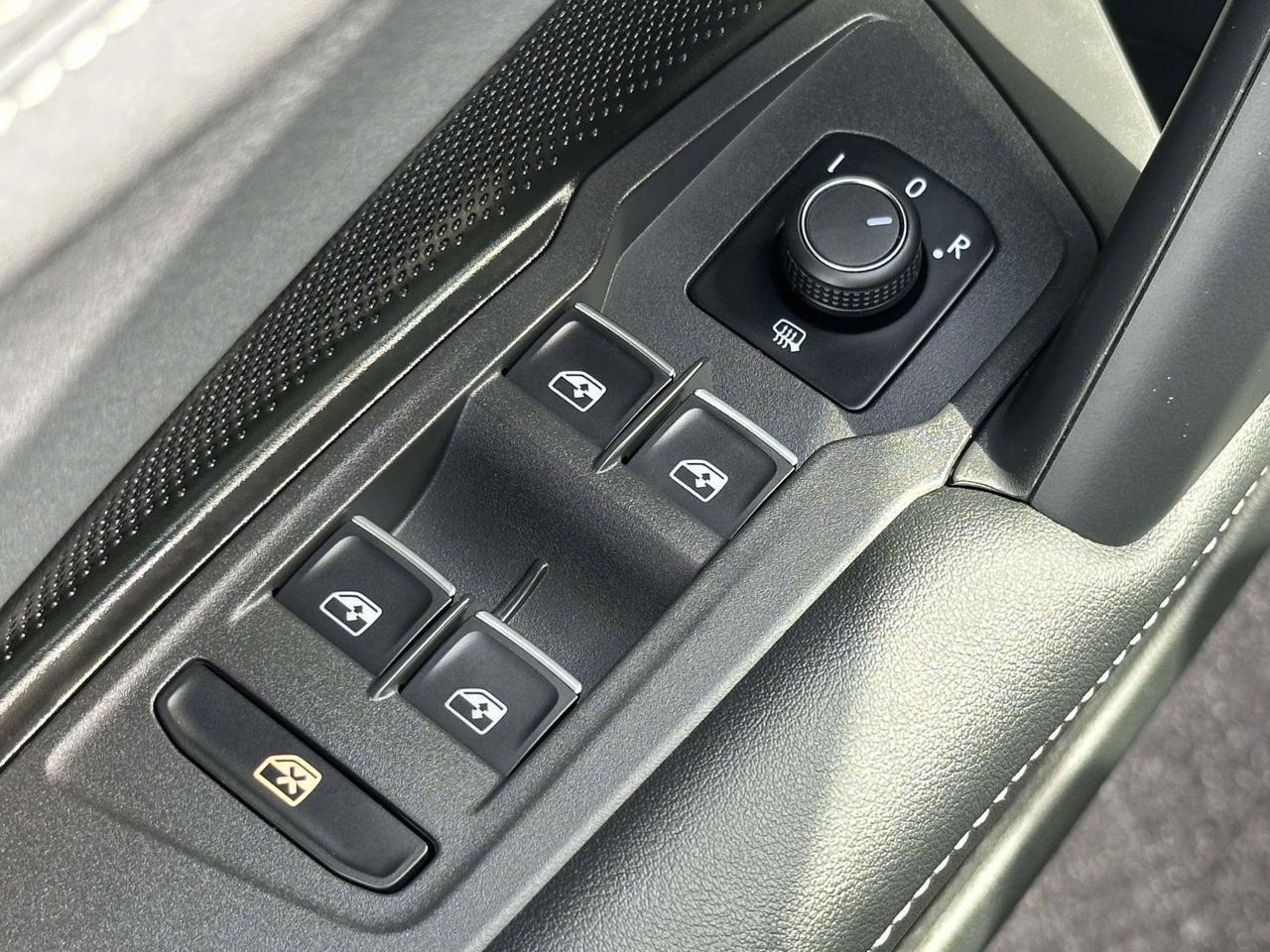 2025 Volkswagen Tiguan 2.0T SE R-Line Black Alexandria VA