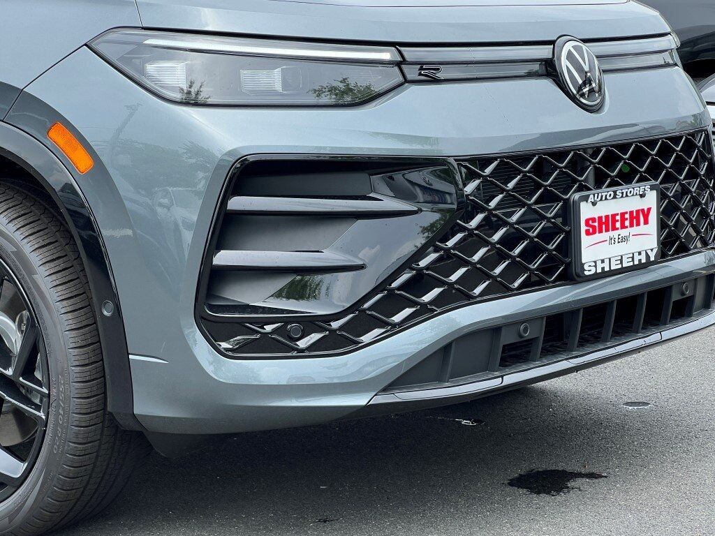 2025 Volkswagen Tiguan 2.0T SE R-Line Black Springfield VA