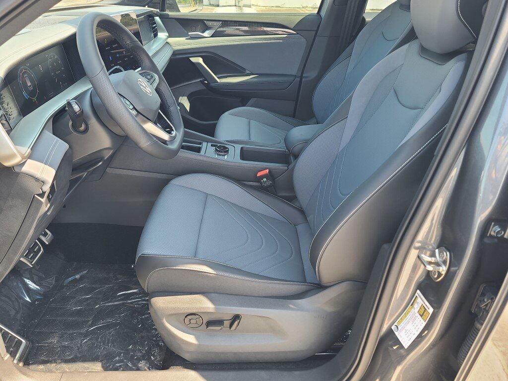2025 Volkswagen Tiguan 2.0T SE R-Line Black Springfield VA