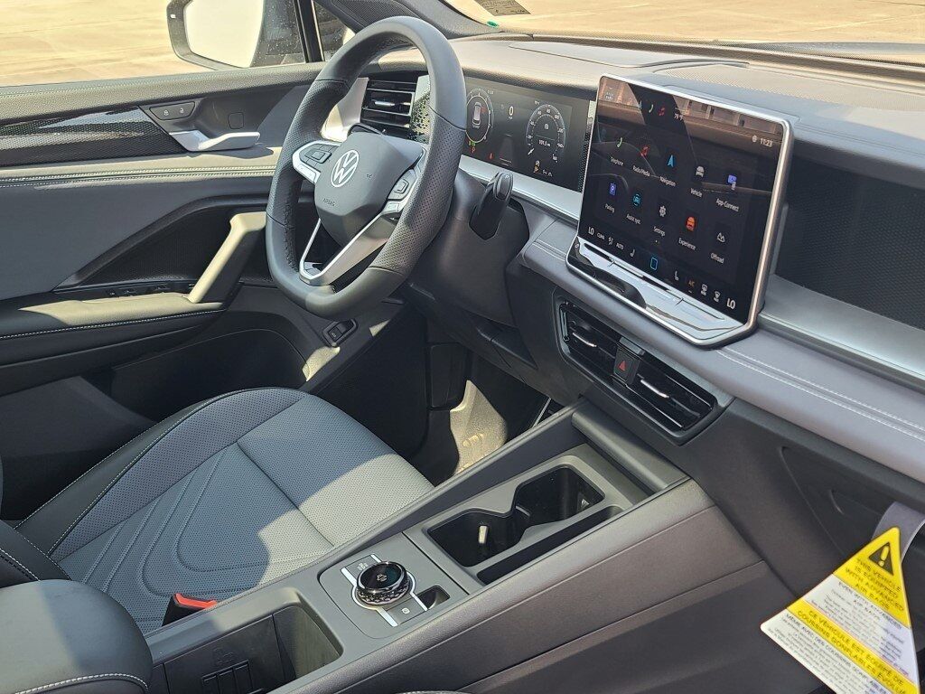 2025 Volkswagen Tiguan 2.0T SE R-Line Black Springfield VA