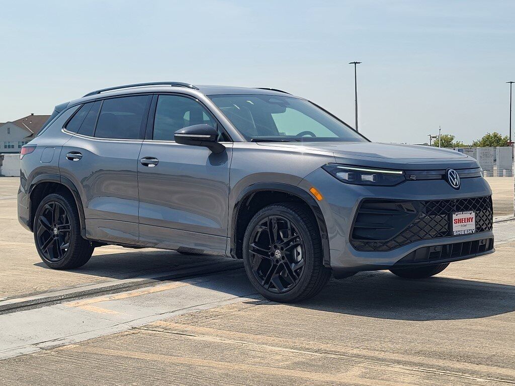 2025 Volkswagen Tiguan 2.0T SE R-Line Black