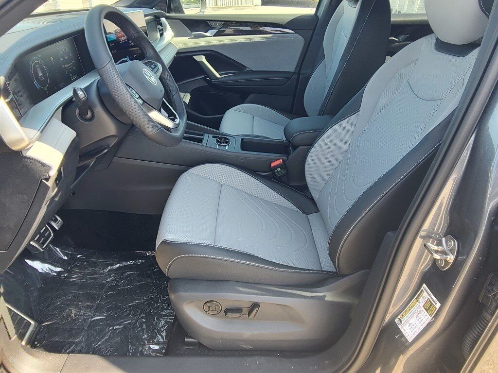 2025 Volkswagen Tiguan 2.0T SE R-Line Black Springfield VA
