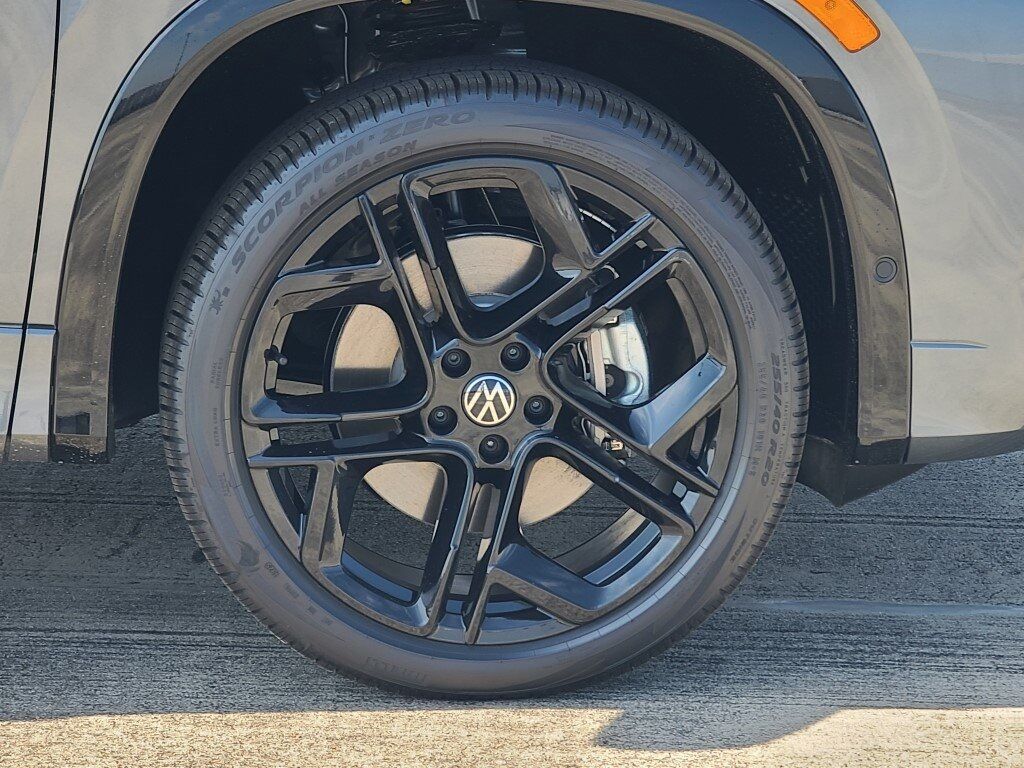 2025 Volkswagen Tiguan 2.0T SE R-Line Black Springfield VA