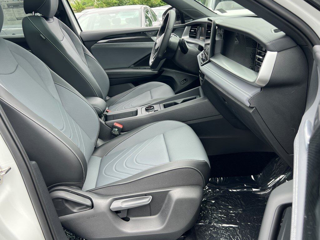 2025 Volkswagen Tiguan 2.0T SE R-Line Black Springfield VA