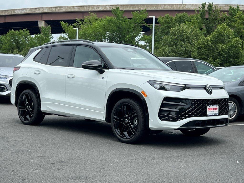 2025 Volkswagen Tiguan 2.0T SE R-Line Black Springfield VA