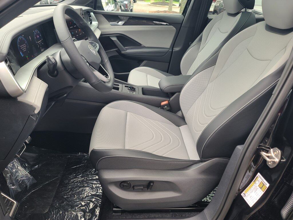 2025 Volkswagen Tiguan 2.0T SE R-Line Black Springfield VA
