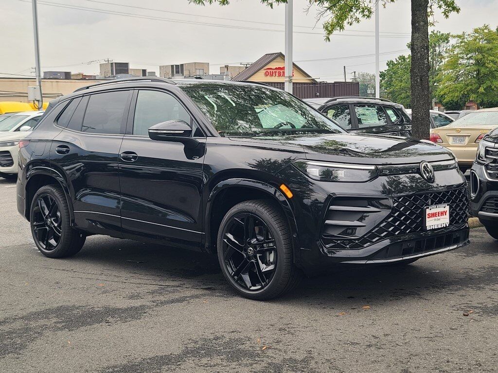 2025 Volkswagen Tiguan 2.0T SE R-Line Black