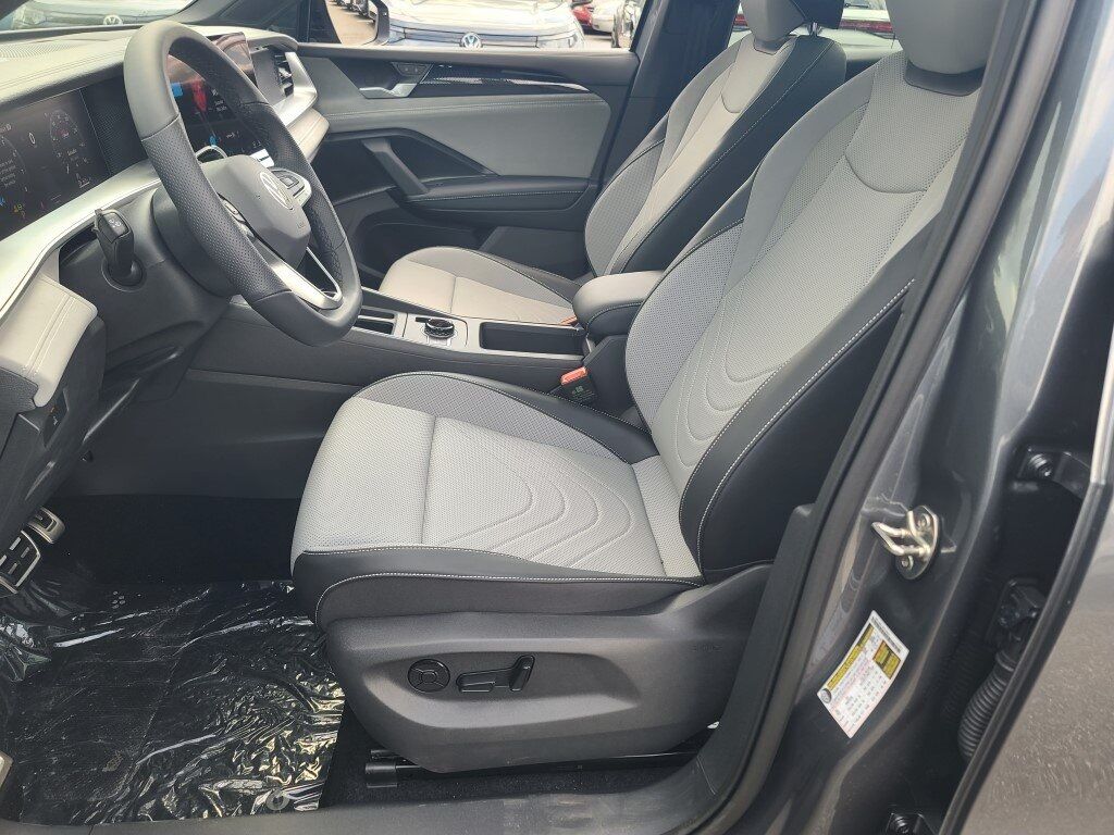2025 Volkswagen Tiguan 2.0T SE R-Line Black Springfield VA