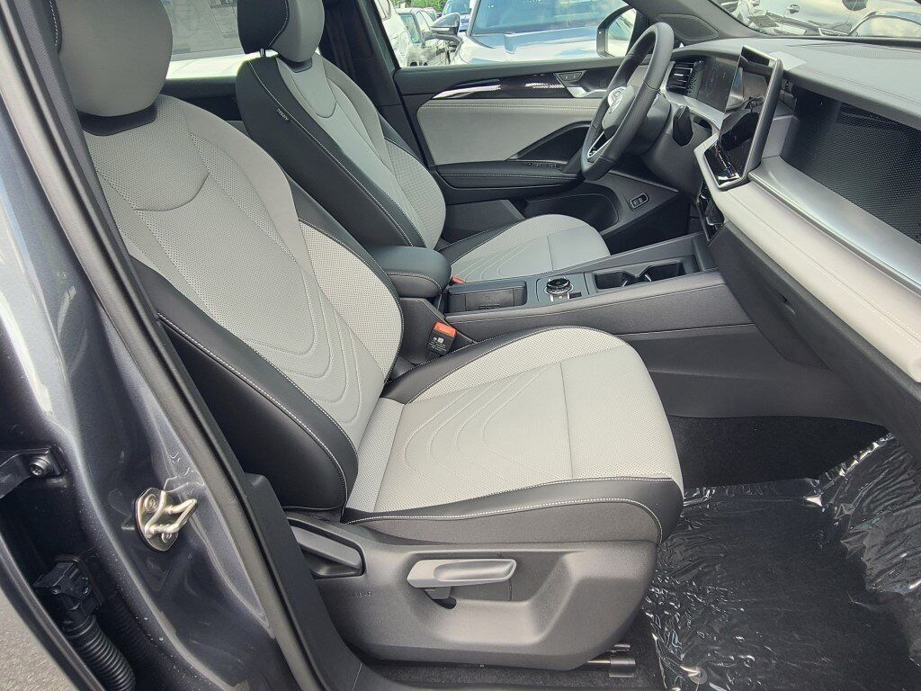 2025 Volkswagen Tiguan 2.0T SE R-Line Black Springfield VA