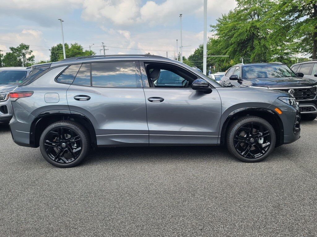 2025 Volkswagen Tiguan 2.0T SE R-Line Black Springfield VA