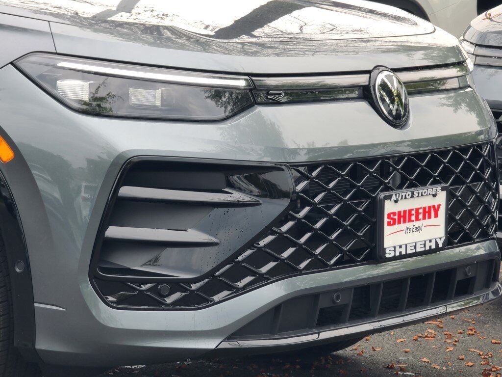 2025 Volkswagen Tiguan 2.0T SE R-Line Black Springfield VA