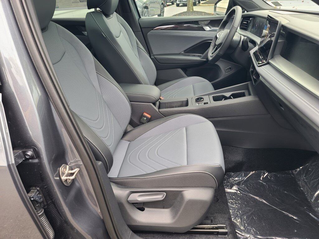 2025 Volkswagen Tiguan 2.0T SE R-Line Black Springfield VA