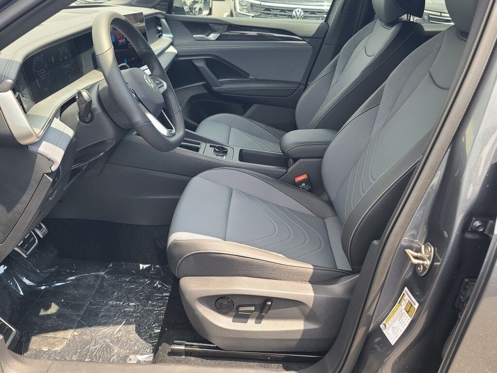 2025 Volkswagen Tiguan 2.0T SE R-Line Black Springfield VA