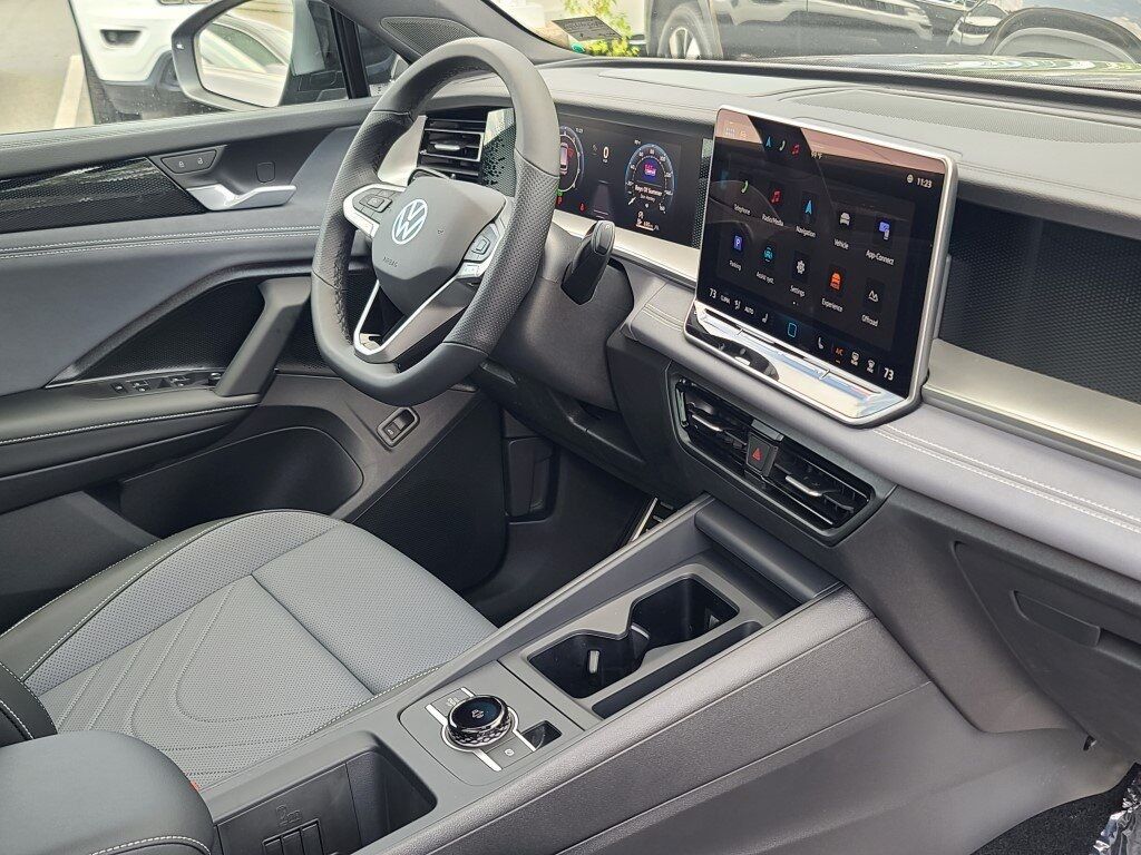 2025 Volkswagen Tiguan 2.0T SE R-Line Black Springfield VA