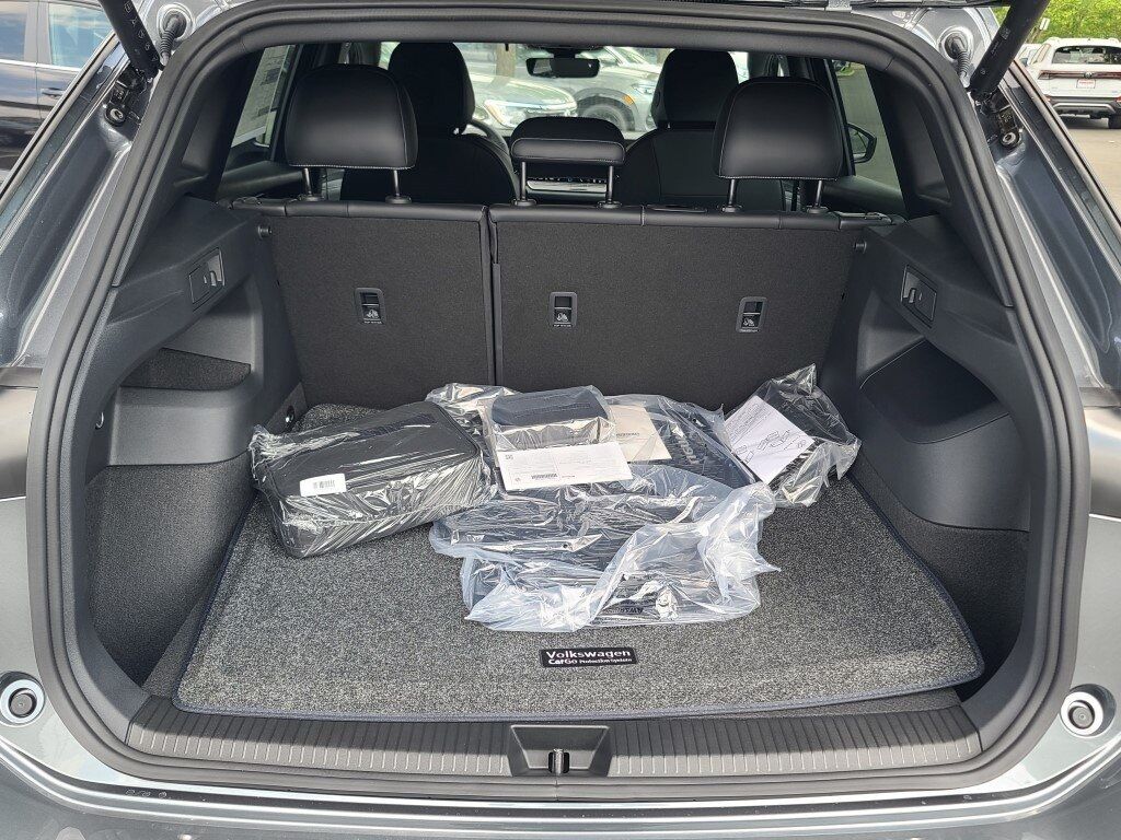 2025 Volkswagen Tiguan 2.0T SE R-Line Black Springfield VA