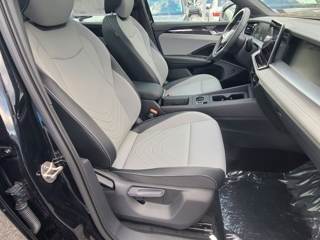 2025 Volkswagen Tiguan 2.0T SE R-Line Black Springfield VA