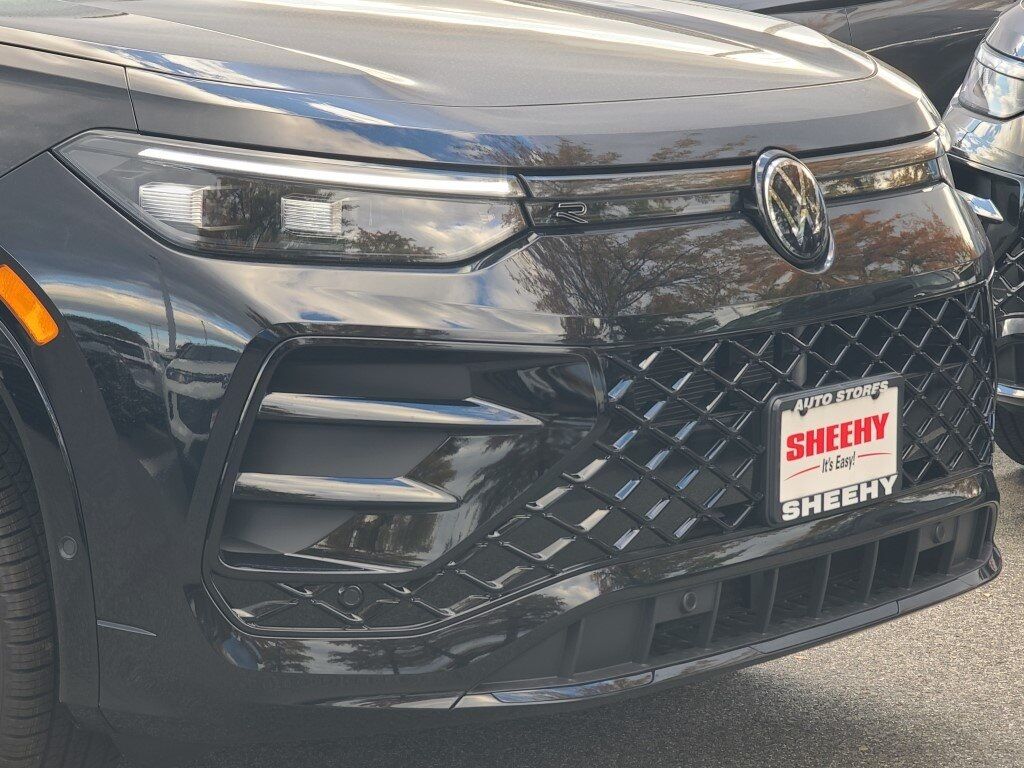 2025 Volkswagen Tiguan 2.0T SE R-Line Black Springfield VA