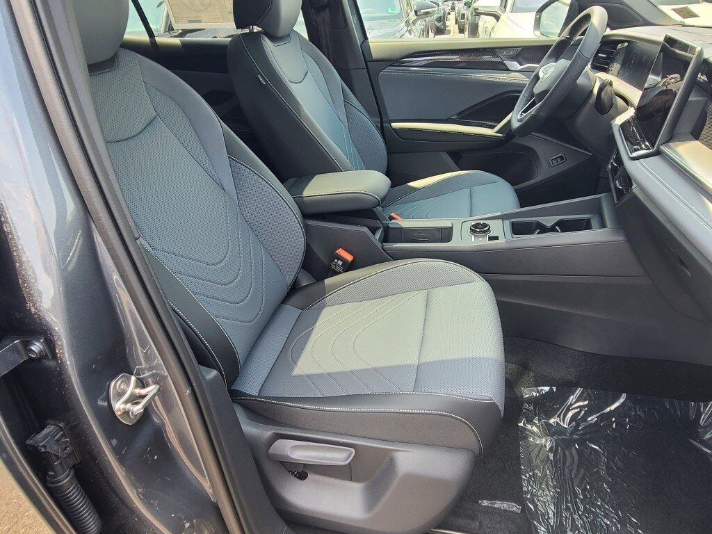 2025 Volkswagen Tiguan 2.0T SE R-Line Black Springfield VA